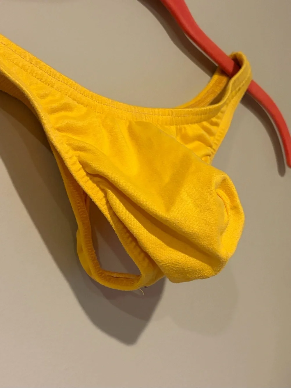 N/A yellow men’s